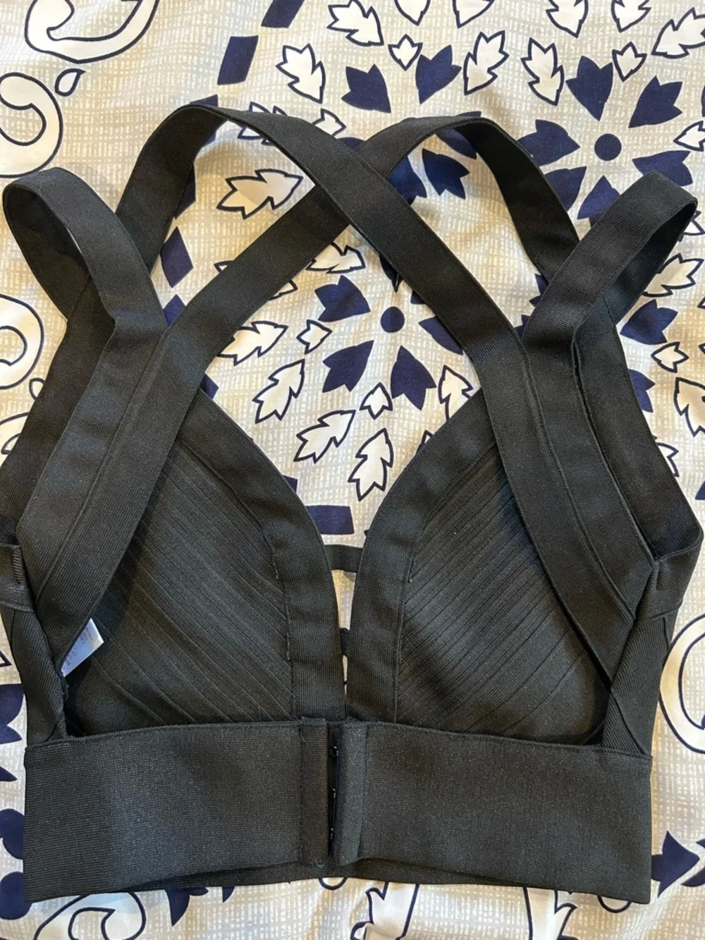 Lulu’s Black Crop Top Crisscross Bralett - Picture 3 of 8